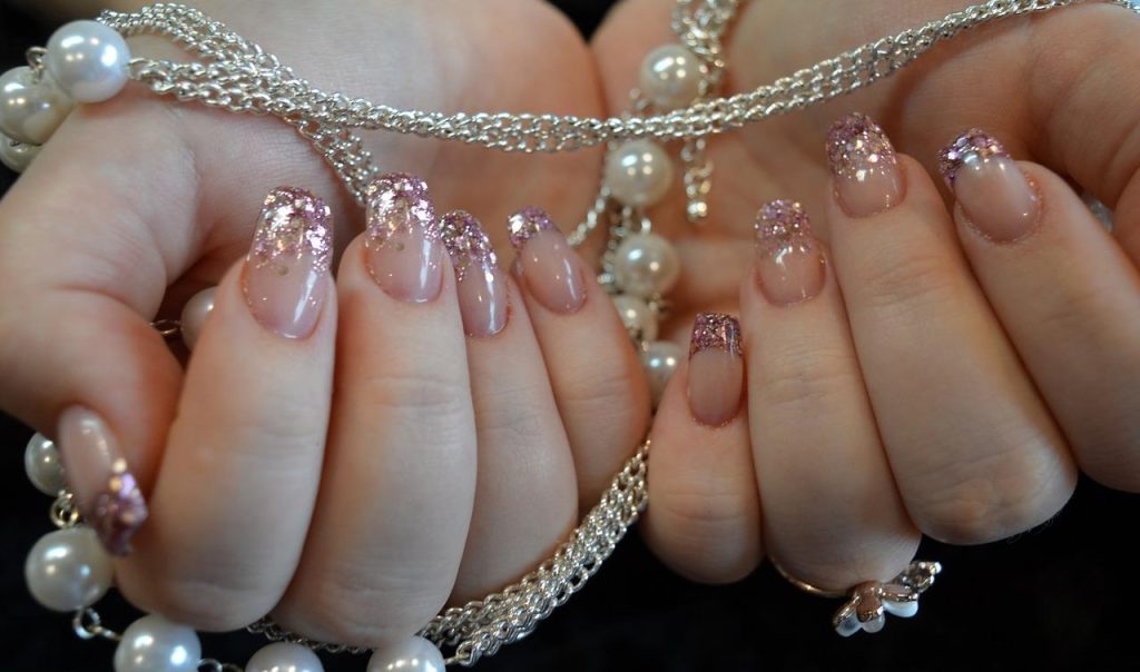 Hygiënische nagelstudio in Amsterdam met professionele nagelbehandelingen zoals gelnagels en acrylnagels